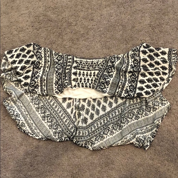 Black and white off the shoulder crop top - Picture 2 of 3